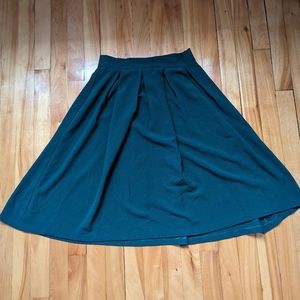 Midi green flowy skirt